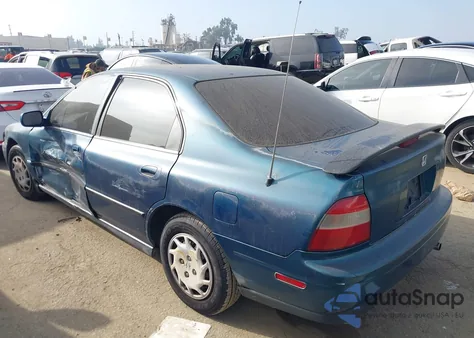 1994 Honda Accord Lx/Ex from USA, damaged, VIN 1HGCD5637RA097299